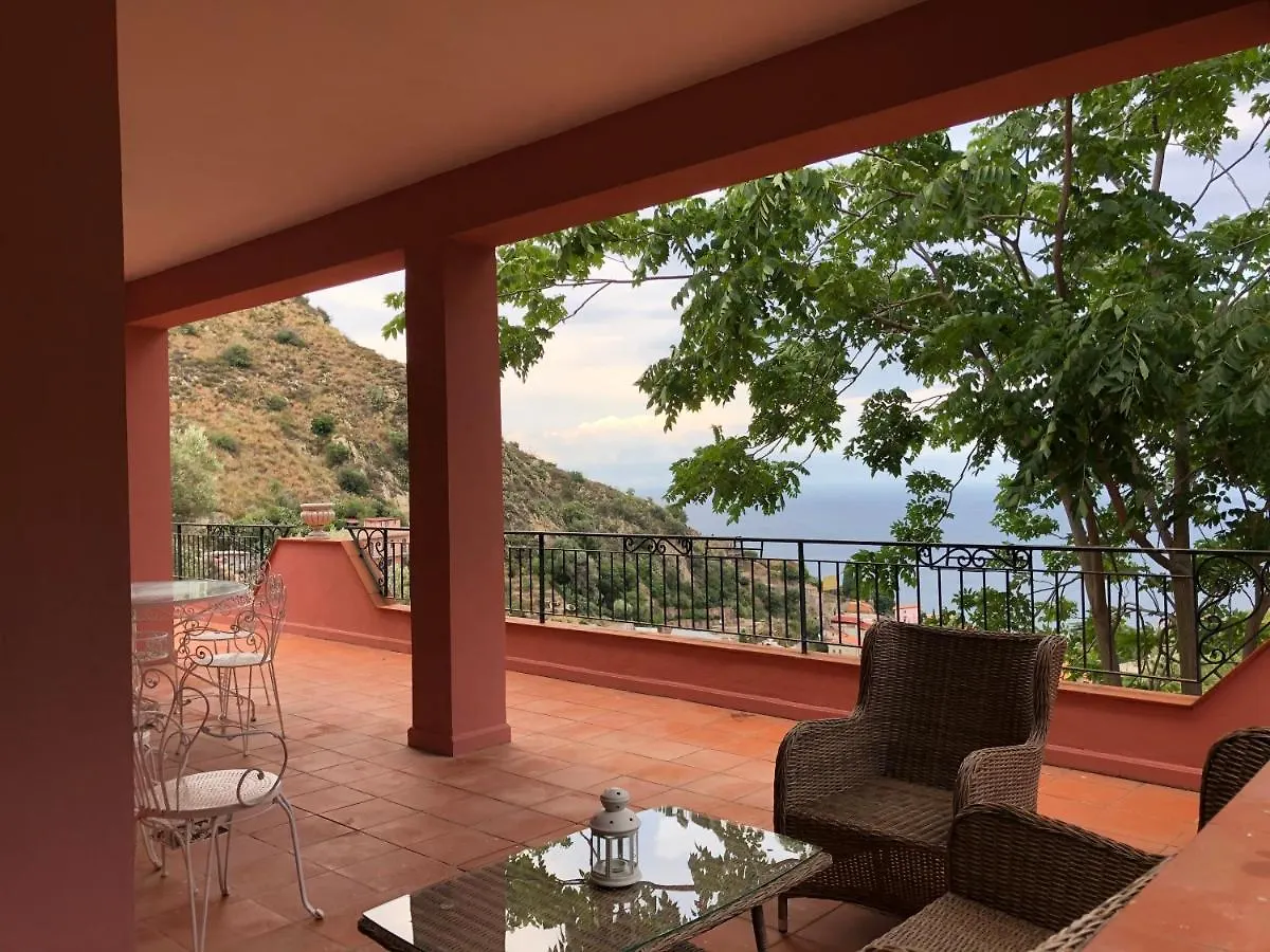 تاورمينا Villa Le Petit Paradis منزل للإقامة