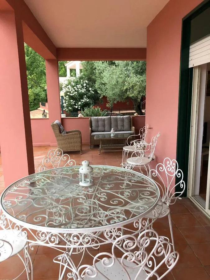 تاورمينا Villa Le Petit Paradis