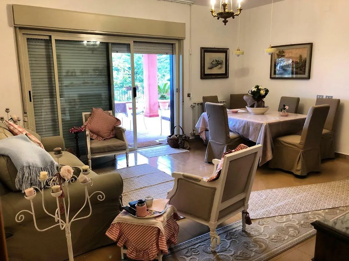 تاورمينا Villa Le Petit Paradis إيطاليا